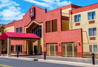 Quality Inn and Conference Center Greeley Downtown allows 18 year olds to book a room