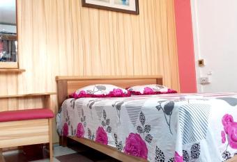 One bedroom appartement with city view furnished terrace and wifi at Souillac has Balcony rooms