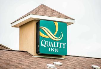 Quality Inn Madison - Huntsville has Smoking rooms