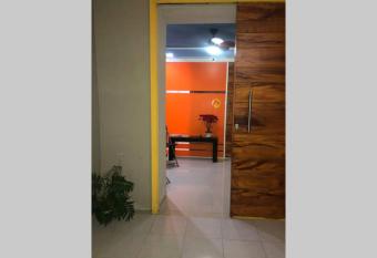 DEPARTAMENTO ALEK allows 18 year olds to book a room