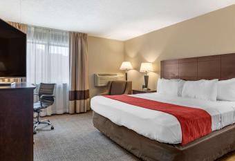 Comfort Inn Lansing has Balcony rooms