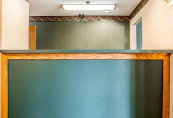 Rodeway Inn has Smoking rooms