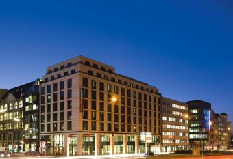 IntercityHotel Hamburg Hauptbahnhof allows 18 year olds to book a room