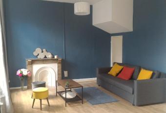 Sainte C  cile has rooms with a private hot tub