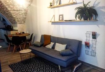 STUDIO TOUT   QUIP   allows 18 year olds to book a room