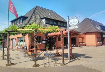 Hotel R  stersieler Hof allows 18 year olds to book a room