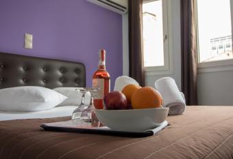 Cosmopolit allows 18 year olds to book a room