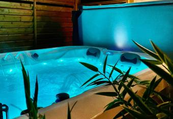 Domaine les 2 Mondes allows 18 year olds to book a room