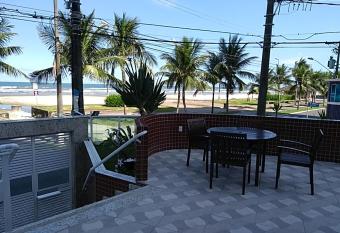 Apto. De frente pro Mar has Balcony rooms