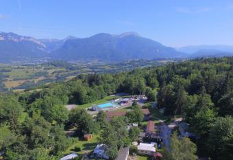 Team Holiday - Camping Le Balcon de Chartreuse has Balcony rooms