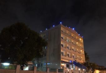 Maple Leaf Korean Hotel has Balcony rooms