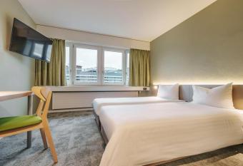 flexymotel Wil allows 18 year olds to book a room