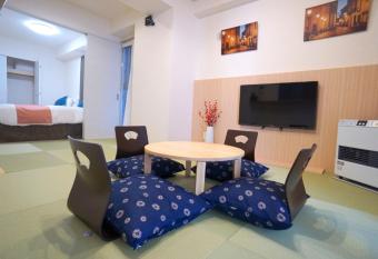 momo premium 201 has Balcony rooms