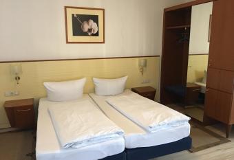 Hotel Zum Kl  verbaum has Balcony rooms