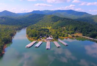 Boundary Waters Resort & Marina has Balcony rooms