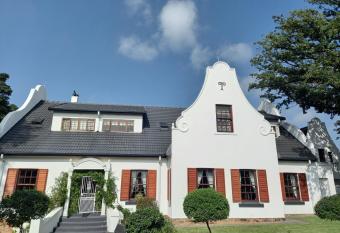 Oak View Manor has Balcony rooms