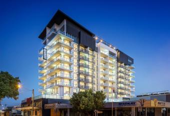 Quest Mackay on Gordon allows 18 year olds to book a room