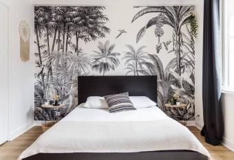 Studio tendance, 2min de l hyper-centre allows 18 year olds to book a room