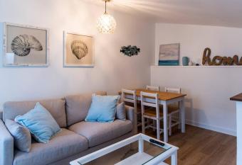 Appartement 2 personnes, Place St Sauveur    2min has Balcony rooms