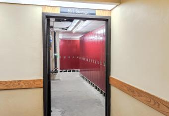 Peakside Paradise has rooms with a private hot tub