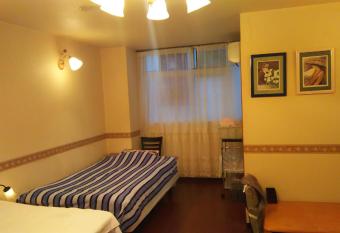          4F             allows 18 year olds to book a room