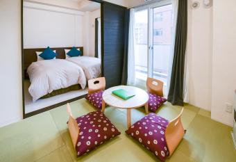 momo premium 804 has Balcony rooms