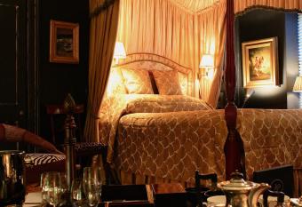 Oak House No.1 allows 18 year olds to book a room