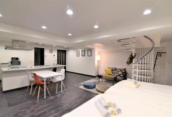 Hotel Central Yokohama has Balcony rooms