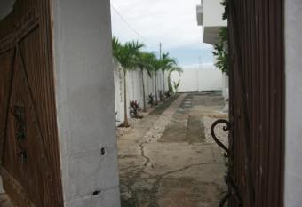 Yaya s House has Balcony rooms