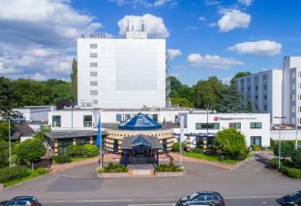 Best Western Premier Parkhotel Kronsberg allows 18 year olds to book a room