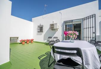 El Teatro-atico con terraza has Balcony rooms