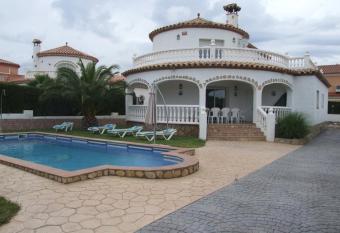 VILLA MARISOL has Balcony rooms