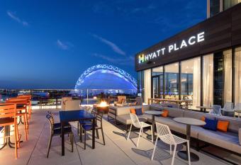 Hyatt Place Boston/Seaport District allows 18 year olds to book a room