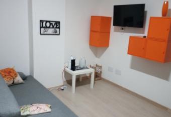 Giordiehouse 1 allows 18 year olds to book a room