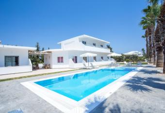 Rosie s Bellezza allows 18 year olds to book a room