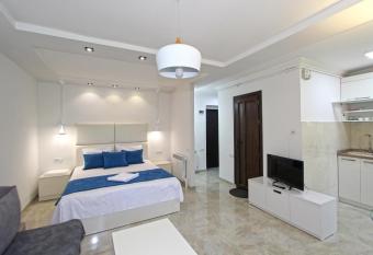 Vagarshyan 19 k.29 allows 18 year olds to book a room