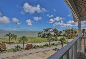 Tropical Oasis In Beautiful Galveston-Tiki Island home has Balcony rooms