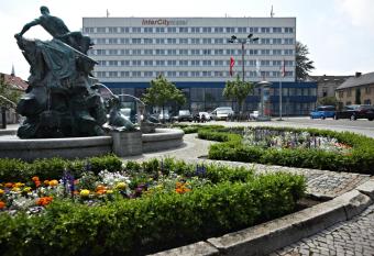 IntercityHotel Schwerin allows 18 year olds to book a room