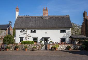 The Three Blackbirds allows 18 year olds to book a room