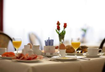 Hotel Moguntia allows 18 year olds to book a room