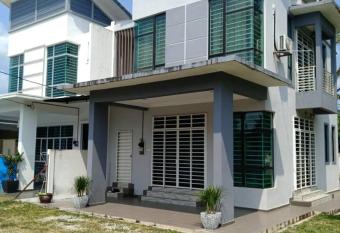 Ajmal Homestay @ Kota Bharu has Balcony rooms