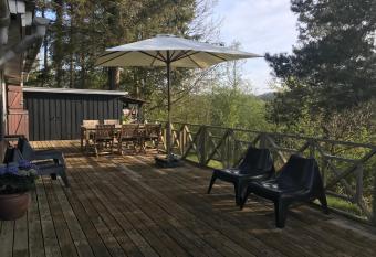 Hyggeligt sommerhus i Ebeltoft, t  t p   strand og skov. has Balcony rooms