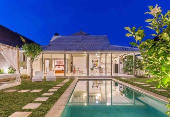 Villa Alegria allows 18 year olds to book a room