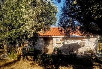 Sofias cottage has Balcony rooms