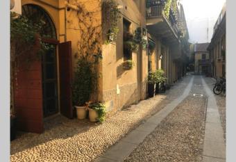 Creative Cozy Loft Navigli Tortona for Family allows 18 year olds to book a room