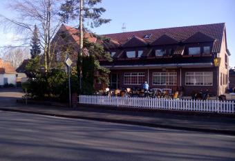Sandstedter Hof has Balcony rooms