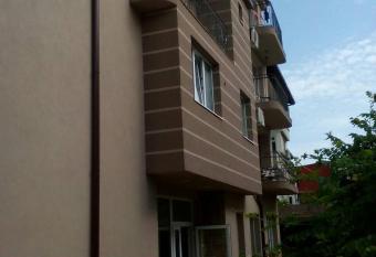 Fits Guest House has Balcony rooms