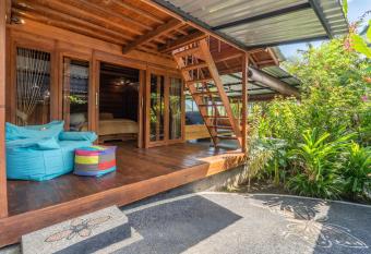 Pondok Carik Villa has Smoking/Balcony rooms