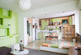 Frog Apartment allows 18 year olds to book a room