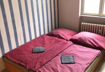 Old Town Budget Traveller allows 18 year olds to book a room